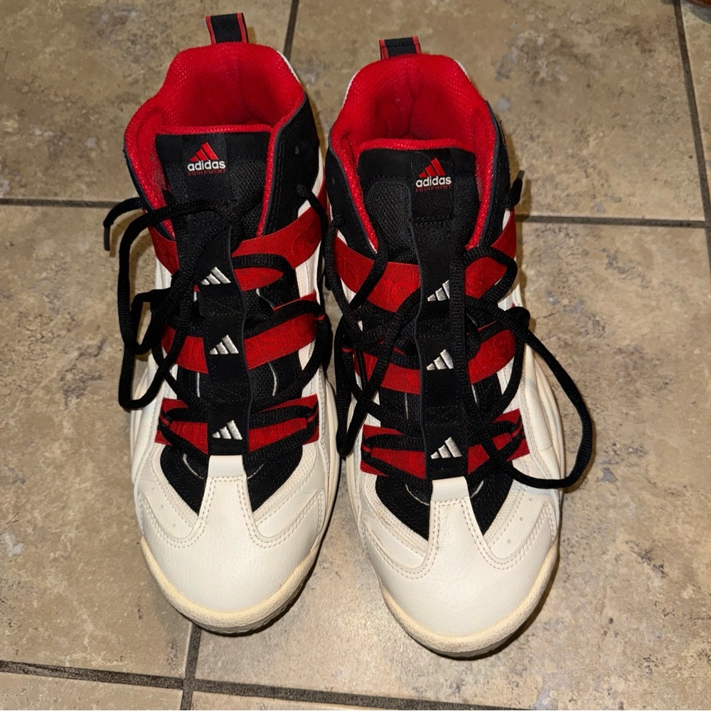 ADIDAS BASKETBALL TOP TEN 2000 SIZE 11.5 FZ6224